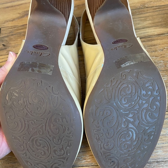 Clarks Nude Slingback Heels - Picture 7 of 7